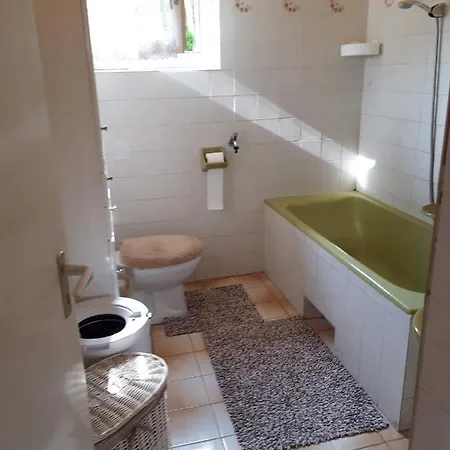 Villa-tabori * Balatonmariafurdo
